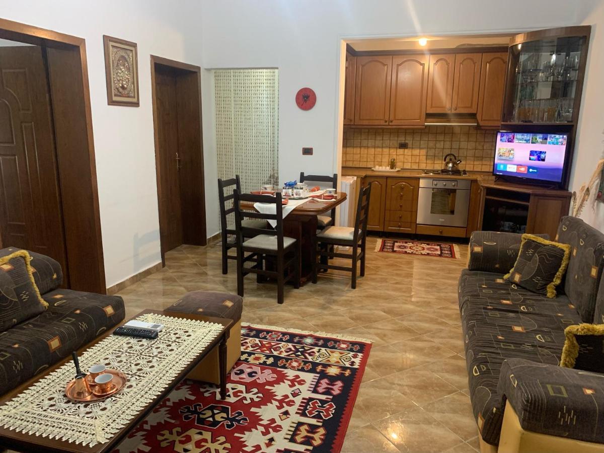 Vila Demaj! Free Parking Berat Exterior photo